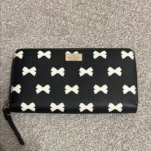 Kate Spade Black and White Bow Wallet